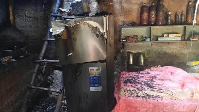 Defensa civil de Huarmey brinda apoyo a damnificados de incendio registrado en el distrito de Cochapeti.
