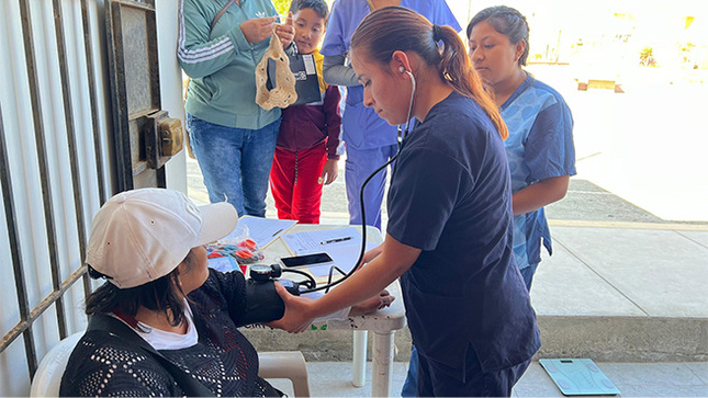 Adultos Mayores del A.H Miramar reciben atención medica de calidad gratuita. 