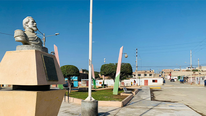 Campaña de limpieza de la plaza Francisco Bolognesi y el mantenimiento de las áreas verdes en el A.H. La Victoria.