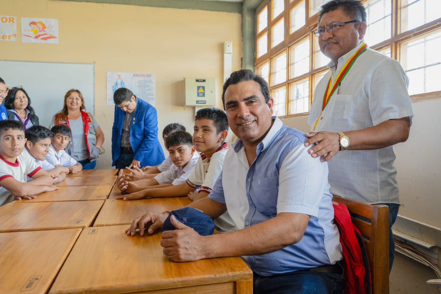 Más de mil 852 escolares de I.E. San Agustín de la Matanza con nuevo mobiliario