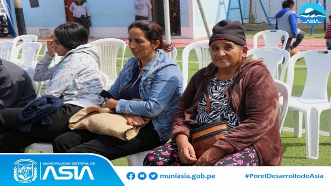 La Municipalidad Distrital de Asia, liderada por nuestro alcalde Isaias Alcántara Malásquez  a través de la Sub Gerencia de Programas Sociales, realizaron una gran campaña médica gratuita, dirigida a todos los pobladores de nuestro Distrito de Asia.
Esta campaña de salud se ejecutó con el apoyo de la Microred Asia-Coayllo, quienes ofrecieron los servicios de psicología, medicina general, odontología, nutrición, enfermería, obstetricia, toma de presión y glucosa, entre otros.
De esta manera, la actual gestión municipal mantiene su compromiso de velar por el bienestar de la salud de nuestros vecinos, brindándoles servicios especializados de manera gratuita.
#MunicipalidadDistritalDeAsia
#PorelDesarrollodeAsia
#IsaiasAlcantaraAlcaldedeAsia