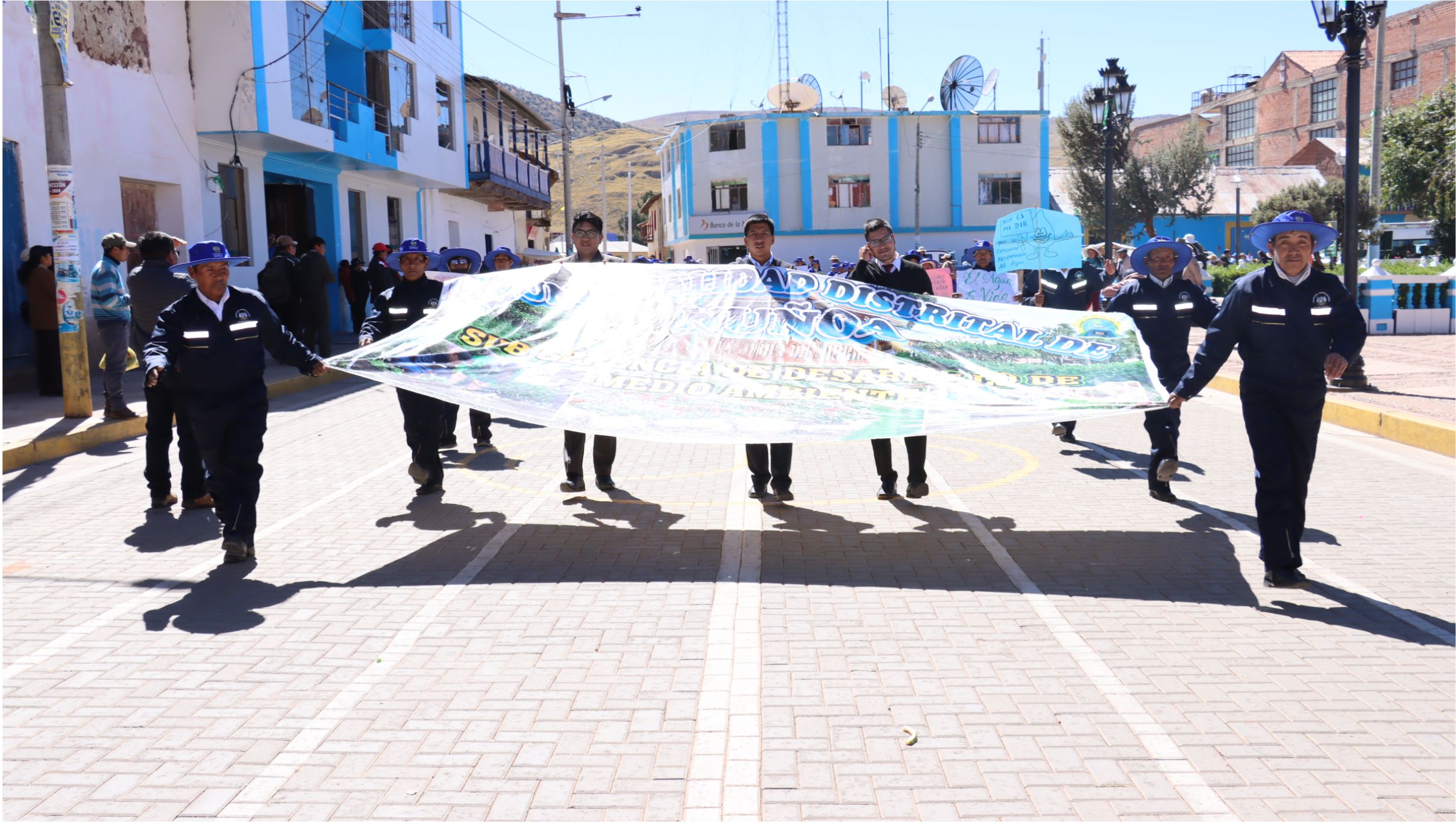 Fotos de la marcha de sensibilización por el día mundial del medio ambiente