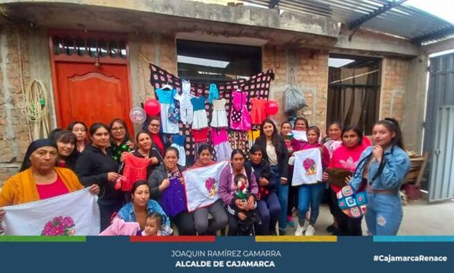 📌La Municipalidad Provincial de Cajamarca, a través del programa Renace Mujer y Familia realizó la clausura del taller de tejidos "Manos Tejedoras" que benefició a 15 madres del vaso de leche Santa Rosa en la zona de Mollepampa. 