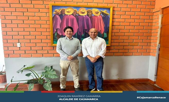📌El alcalde provincial de Cajamarca, Joaquin Ramírez Gamarra, se reunió con el Director del Proyecto de Inversión Perú Seguro 2025, José Villaorduña, con el objetivo de analizar las posibilidades de inversión por parte del Banco Interamericano de Desarrollo (BID) en la región Cajamarca. Las discusiones se centraron en los sectores de seguridad pública y el reforzamiento de la seguridad ciudadana.
🤝Durante el encuentro, se abordó la gestión del proyecto de inversión Perú Seguro 2025 en relación con la reactivación de la escuela de la Policía Nacional ubicada en Cajamarca. Esta iniciativa se encuentra actualmente en proceso de coordinación con el Ministerio del Interior, y se espera que contribuya significativamente a la formación y capacitación de nuevos efectivos policiales.
✍La visita del director ejecutivo del proyecto ha sido gestionada por el alcalde Ramírez Gamarra, quien destacó la importancia de este tipo de iniciativas para mejorar la seguridad ciudadana en la región. "Estamos comprometidos con la seguridad de nuestros ciudadanos y este proyecto es una gran oportunidad para fortalecer nuestras capacidades en este ámbito", afirmó el alcalde.
✅El proyecto Perú Seguro 2025 ya está trabajando en diversas ciudades del país, incluida una de la región Cajamarca, demostrando su alcance y compromiso con la mejora de la seguridad en todo el territorio nacional.