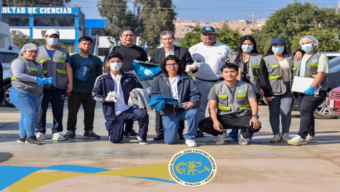 Por el día del Medio Ambiente, la Dirección de Responsabilidad Social Universitaria y la Unidad de Ecoeficiencia de la UNJFSC, realizaron jornada de limpieza en esta casa superior de estudios.