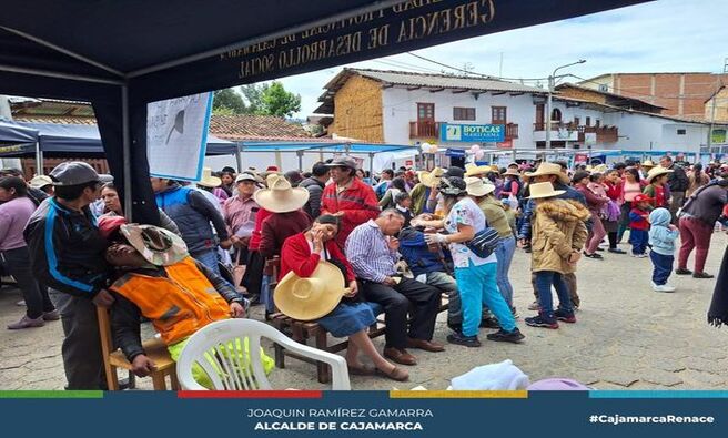 📌La Municipalidad Provincial de Cajamarca, a través de la subgerencia de salud realizó una campaña de salud en el distrito de Namora.
🤝La clínica móvil llegó con nuestro personal para brindar los servicios de descarte de hepatitis B, lavado de oídos, triaje, toma de signos vitales y odontología.
La comuna local, continúa comprometida en brindar diferentes servicios en favor de la población.