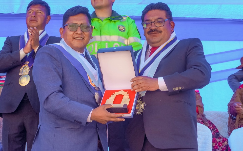 Municipalidad de Puno saluda a Juli con motivo de sus CXCVI Aniversario de elevación como capital de la provincia de Chucuito
