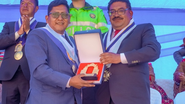 Municipalidad de Puno saluda a Juli con motivo de sus CXCVI Aniversario de elevación como capital de la provincia de Chucuito