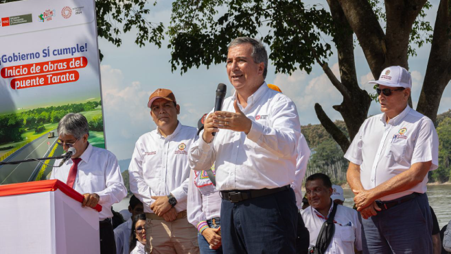 Primera piedra puente Tarata