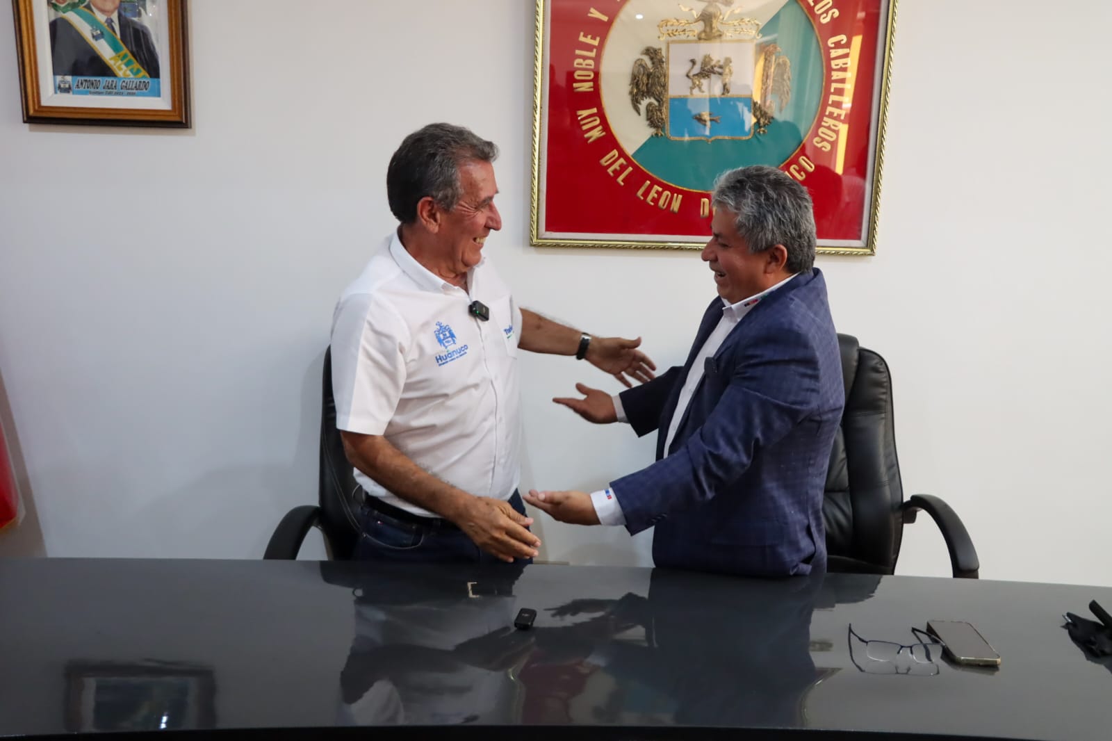 GOBERNADOR PULGAR Y ALCALDE JARA