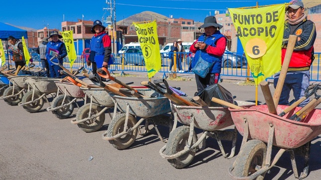 Conmemorando el Día del Medio Ambiente se desarrolló la II Gran jornada de limpieza de la bahía interior de Puno