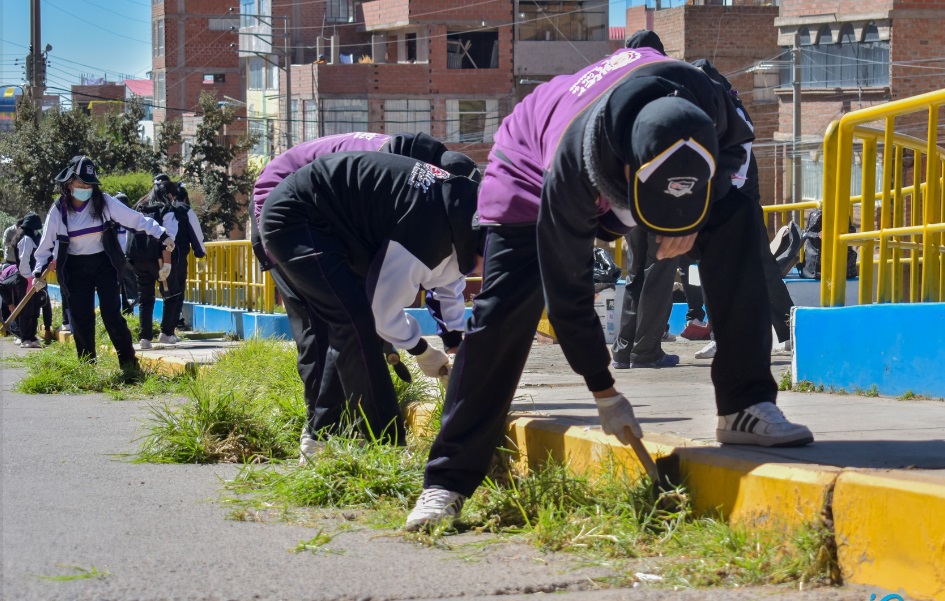 Conmemoran el Día Mundial del Medio Ambiente con caminata de sensibilización y jornada de limpieza