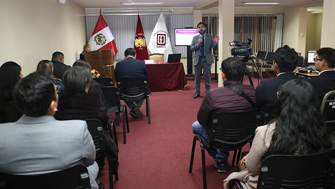 Conferencia “Tránsito del Estado de derecho al Estado social de derecho y sus mecanismos de protección” brindó el TC en Arequipa