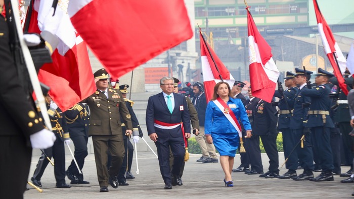 Ministro de Defensa pide a todos los peruanos trabajar unidos como lo hicieron los héroes de Arica