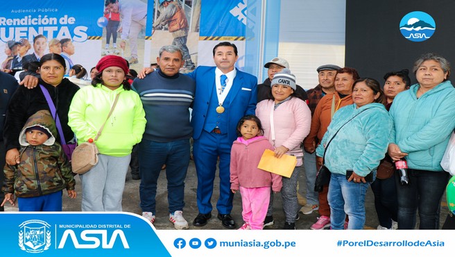 La Municipalidad Distrital de Asia realizó el viernes 31 de mayo la “I Audiencia Pública de Rendición de Cuentas del año fiscal 2024”, en la plaza de armas de Capilla de Asia, tal como lo señala el Decreto de Alcaldía N°006-2024-A/MDA, conforme a lo regulado por la Ordenanza Municipal N°003-2024/MDA; además fue transmitido por la página oficial de Facebook de nuestra institución.
La Audiencia Pública fue encabezada por el alcalde distrital, Isaias Alcántara Malásquez, quien dio a conocer los avances, logros y gestiones realizadas durante su casi año y medio de gestión, asimismo detalló las numerosas obras públicas que se viene ejecutando, tales como: La Creación de Pistas, Veredas, Sardineles e Implementación de Áreas Verdes en los Anexos La Joya y Palma Alta - III - IV Etapa; la Construcción del Cerco Perimétrico del PRONOEI Mi Joyita, del Anexo La Joya; y el Mejoramiento de la Transitabilidad Vehicular y Peatonal en las Calles del Sector Cooperativa CAU Asia Alta, entre otras obras.
Dentro de las exposiciones se contó con participación del Gerente de Planeamiento y Presupuesto, Gerente de Desarrollo Urbano y Rural, Gerente de Administración y Finanzas, Gerente de Administración Tributaria, Gerente de Servicios Públicos, Sub Gerente de Seguridad Ciudadana y Serenazgo, Gerente de Desarrollo Económico Local y el Gerente de Desarrollo e Inclusión Social. 
Al finalizar las exposiciones, 3 pobladores inscritos realizaron sus preguntas e inquietudes; las cuales fueron resueltas por los funcionarios.
El evento contó la presencia de los regidores, Hitler Quiroz Bocanegra, Alejandra Sánchez Prada, Cristhian Hernández Centeno, Catherine Sthefany Francia Rivera y María Arias Avalos; además de los agentes vecinales y pobladores.
Con todo esto, se busca transparentar el ejercicio y manejo de los fondos públicos y dar cumplimiento al Artículo IX del Título Preliminar de La ley N° 27972, Ley Orgánica de Municipalidades, dispone que el proceso de planeación local es integral, permanente y participativo, articulando a las Municipalidades con los vecinos.
Finalmente, el burgomaestre Isaías Alcántara reafirmó su compromiso de seguir trabajando, gestionado y apoyando a las personas que más lo necesitan como: los niños, adultos mayores, personas con discapacidad y personas con habilidades diferentes.