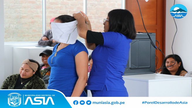 Nuestro alcalde, Isaías Alcántara Malásquez continua comprometido con la educación y el desarrollo interal de nuestros niños y adolescentes. Es por eso que la Oficina de la Defensoría Municipal de la Niña, Niño y Adolescente (DEMUNA), continúa realizando las coordinaciones con las diferentes instituciones educativas de nuestro distrito para realizar charlas preventivas dirigidas a los alumnos, maestros y padres de familia.
En esta ocasión acompañamos al equipo de psicología en una charla dirigida a los alumnos de la I.E. 476 - Capilla de Asia en donde se le brindan herramientas de apoyo y desarrollo personal.
Informamos a la población que la DEMUNA se encuentra a disposición de martes a viernes desde 08:00 a.m. hasta 5:00 p.m. y los sábados de 8:00 a.m. hasta 1:45 p.m.
para brindarles gratuitamente asesoría legal, consejería, orientación psicológica y apoyo social.
#PorelDesarrollodeAsia
#IsaiasAlcantaraAlcaldedeAsia
#MunicipalidadDistritalDeAsia