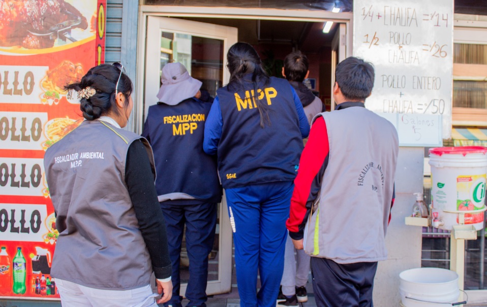 Operativo de fiscalización en pollerías de Av. Simón Bolívar
