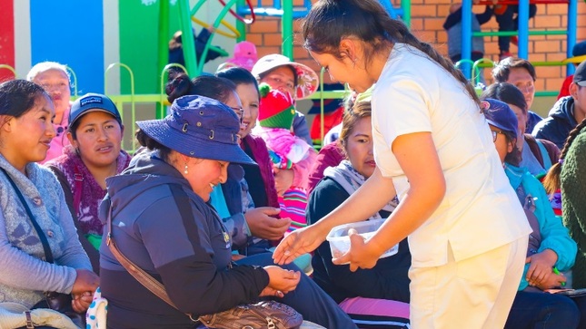 Municipalidad de Puno impulsa sesiones educativas y demostrativas para prevenir la anemia y promover una alimentación saludable