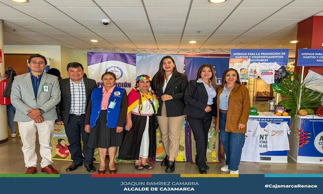 📌La Municipalidad Provincial de Cajamarca, recibió un importante reconocimiento de parte del Ministerio de Salud por su contribuciónen la promoción de comportamientos y hábitos saludables en la familia y el desarrollo de la comunidad, en concordancia a las líneas de acción establecidas y el marco de la Ley N°30825, Ley que fortalece la labor del Agente Comunitario de Salud y su moficiatoria Ley N°32030
🤝El agente comunitario es una persona voluntaria elegida o reconocida por su comunidad que promueve las prácticas saludables en las familias y el desarrollo de su comunidad, trabajando en coordinación con el personal de salud y con otros actores sociales.
👥Este evento contó con la participación  de la agente comunitaria de salud, Selqui Terrones Mondragon de la provincia de Cajamarca, Jelem Becerra Palacios, representante de la Municipalidad Provincial de Cajamarca, y Rafael Carrera Taica, representante de la Dirección Regional de Salud (Diresa) Cajamarca