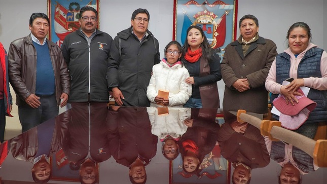 Regidores de la Municipalidad de Puno dan su apoyo a las víctimas de accidente de transito de trabajadores de limpieza pública