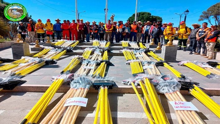Entrega de Herramientas Para Sofocar Incendios Forestales