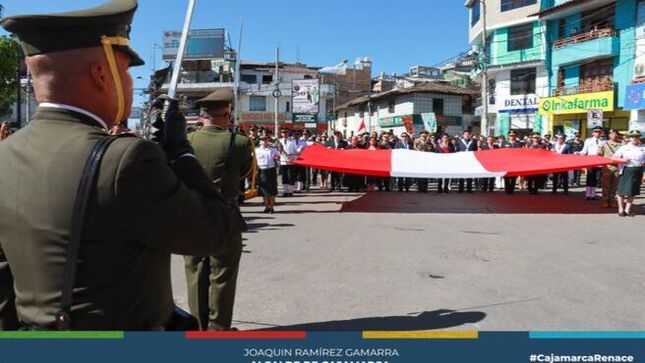 Regidores y funcionarios participan de la Ceremonia por el centésimo cuadragésimo cuarto aniversario de la Batalla de Arica y Día de la Bandera.