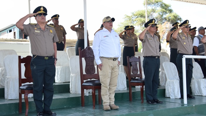 Visita protocolar de ministro del interior