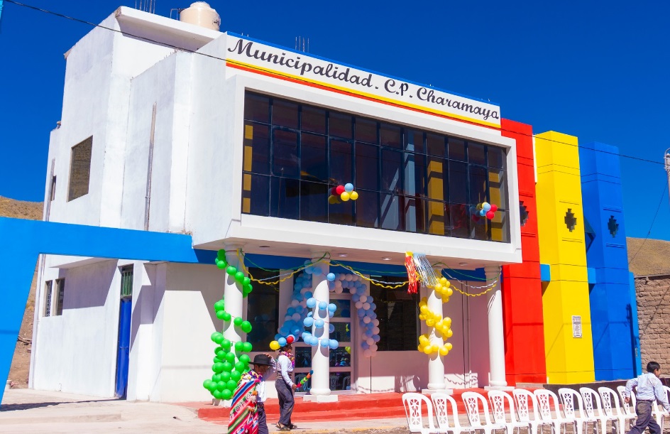 Concejo municipal inaugura moderna infraestructura en el C.P. de Charamaya