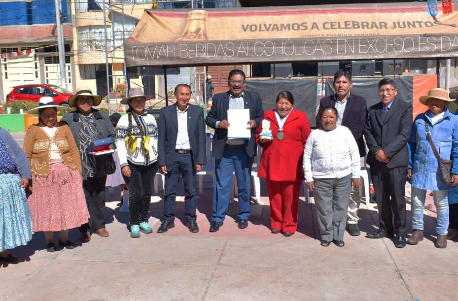 Municipalidad de Puno saluda al mercado zonal Salcedo por su XX aniversario de fundación