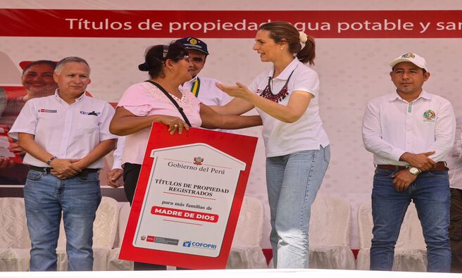 Con adjudicación de los “títulos de la esperanza”, más de 5,400 pobladores de la región acceden a una vivienda formal e inscrita en los Registros Públicos.