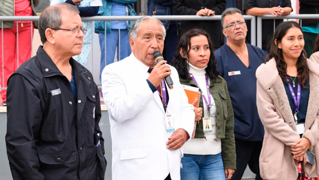Director del INMP, Félix Ayala inaugura concurso de trajes hechos con material reciclable de animales en peligro de extinción