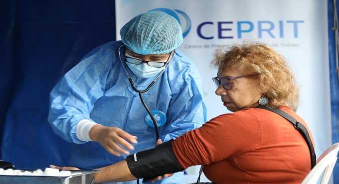 En lo que va del año EsSalud ha suministrado 200 mil vacunas contra la influenza, neumococo y COVID-19