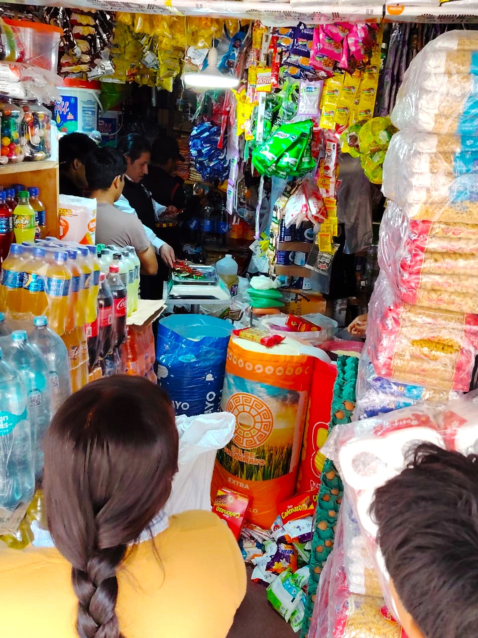 Operativo de fiscalización a locales comerciales del perímetro del Mercado Municipal