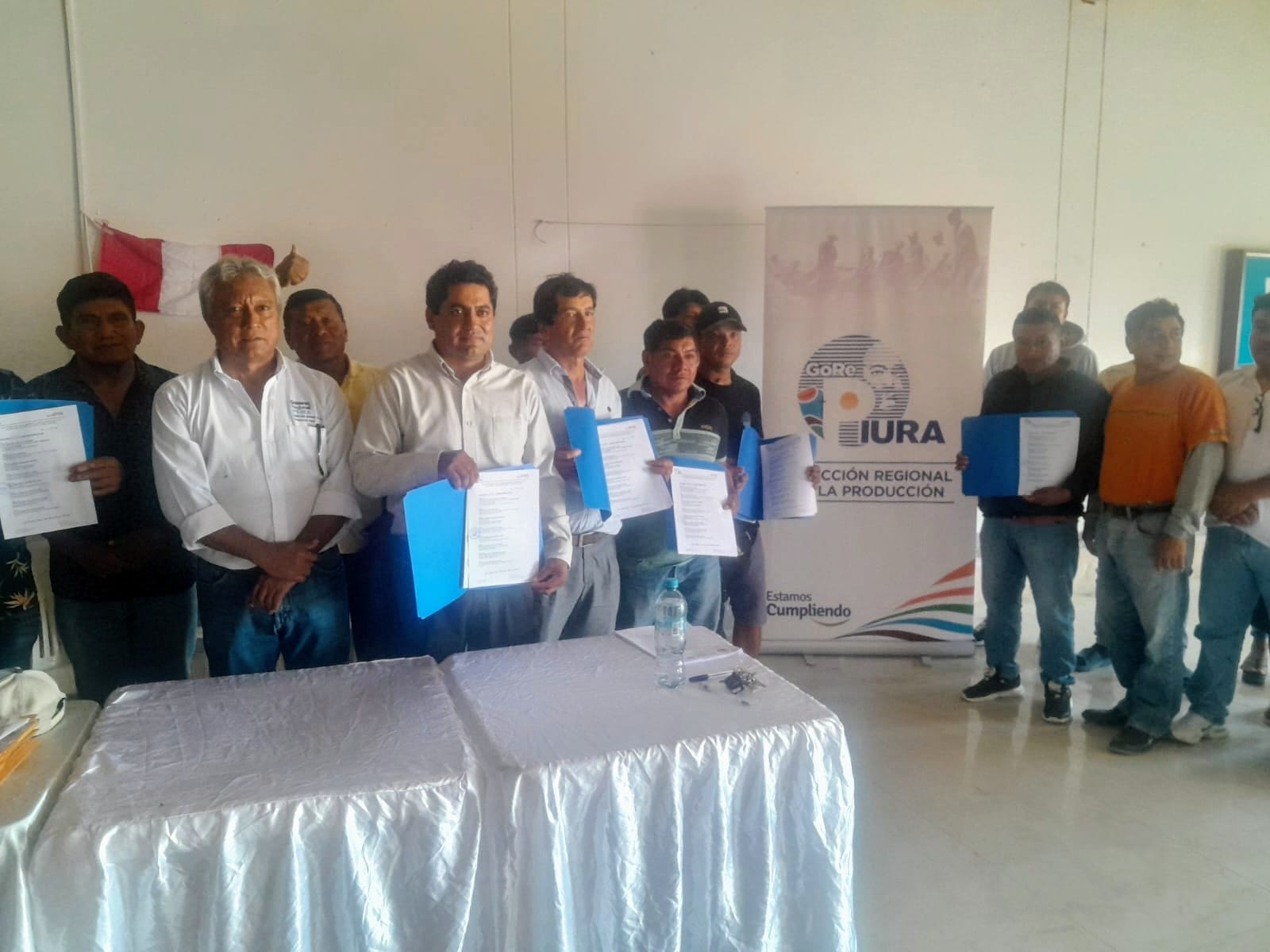 GORE Piura entrega 22 permisos a pescadores artesanales de La Bocana y Parachique