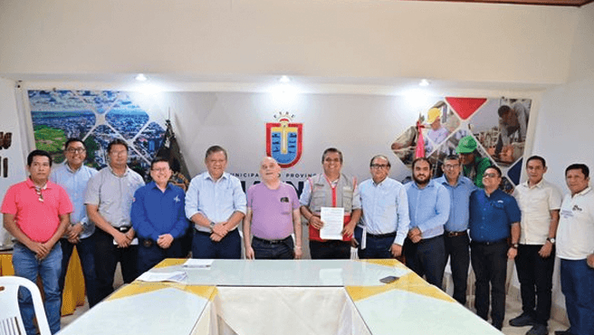Vladimir Chong participó de importante reunión con el congresista Jorge Morante y alcaldes de Iquitos