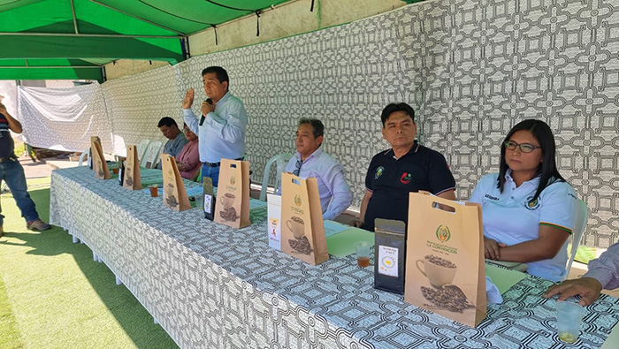Gerencia de Desarrollo de la MPLC entrega materiales para post cosecha de cafés especiales