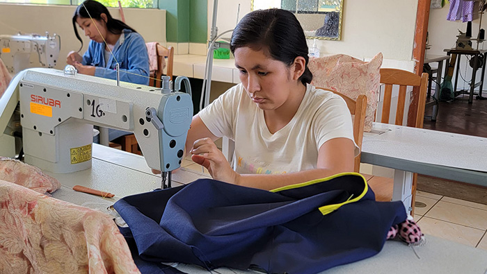 Capacitación gratuita en gastronomía, cosmetología y corte y confección