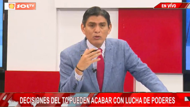 Programa Línea Directa de Sol TV, que conduce el periodista Carlos Urcia.