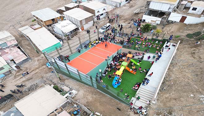 Cancha de voley con las medidas reglamentarias
