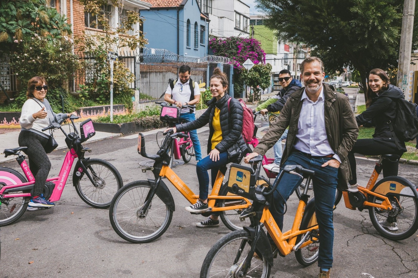 Intercambian experiencias en infraestructura vial para ciclistas en Colombia