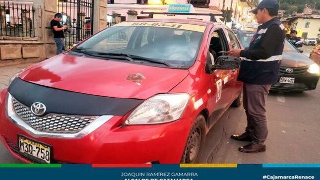 ✅Con el objetivo de ordenar y erradicar el transporte informal, la gerencia de Transporte y Seguridad Vial de la Municipalidad de Cajamarca continúa con su labor de fiscalización en diferentes puntos de la ciudad. 
👉Exhortamos a todos los conductores a regularizar su documentación para así evitar multas y sanciones. 