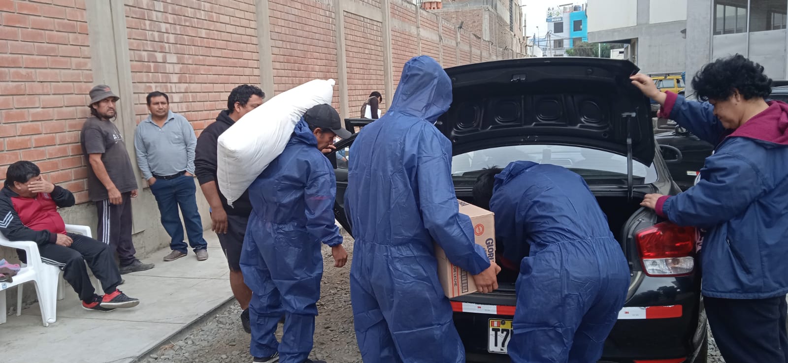 Cerca de 6,000 personas vulnerables se benefician con productos del vaso de leche