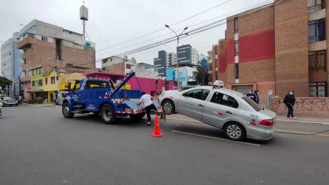 Choferes manejaban taxis sin contar con sus licencias de conducir
