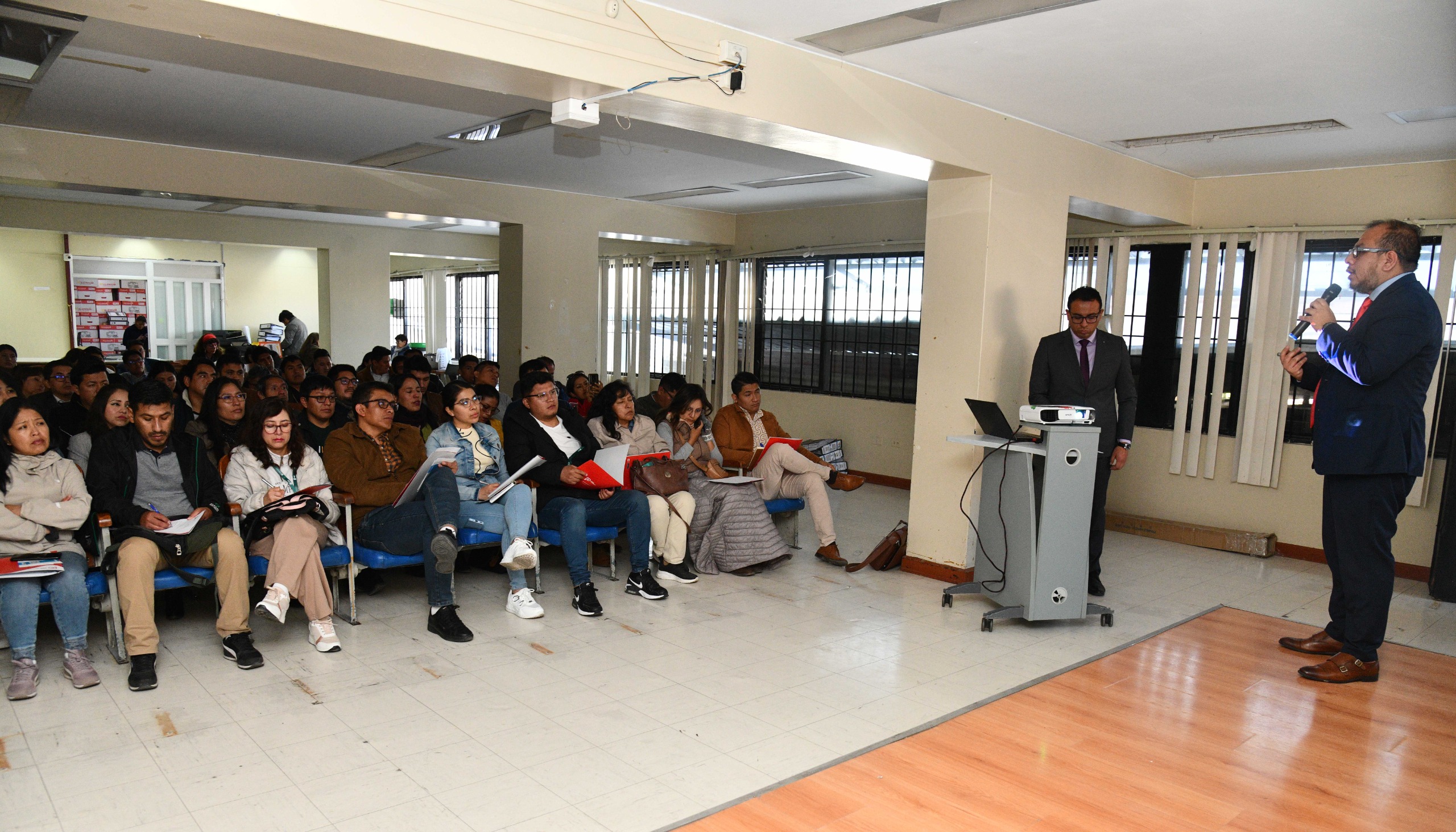 Foto de la charla en el auditorio
