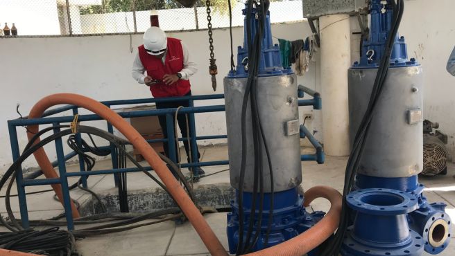 La Contraloría General, a través del Órgano de Control Institucional (OCI) de Empresa Prestadora de Servicios de Saneamiento (EPS) Grau S.A., advirtió que el contratista no concluyó los trabajos de instalación de los equipos de bombeo de aguas residuales de los ítems n.° 2 y n.° 4, que corresponden a sectores de los distritos Veintiséis de Octubre y Castilla, pese a que culminó el plazo contractual.