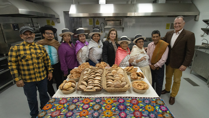 Maestras panaderas de Huamanga visitan CENFOTUR