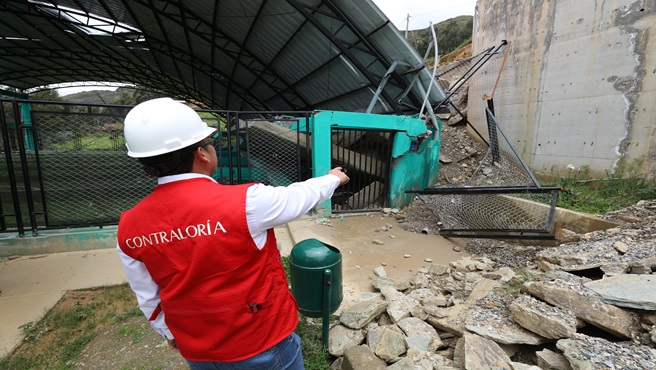 La Contraloría General detectó un perjuicio de S/ 823 mil por la construcción del campo deportivo en el distrito de Choras, provincia de Yarowilca. Actualmente, la obra está inutilizable luego de que en diciembre del 2023 los muros colapsaran y afectaran la infraestructura del campo deportivo.