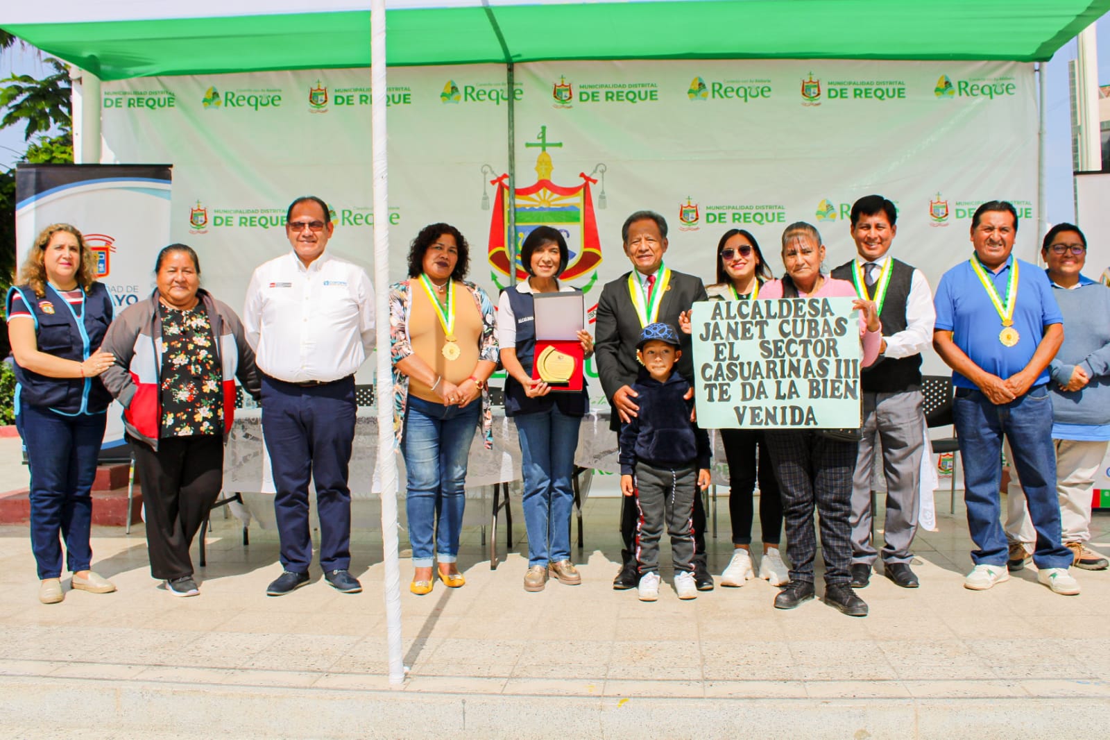 entrega de títulos en Reque 3