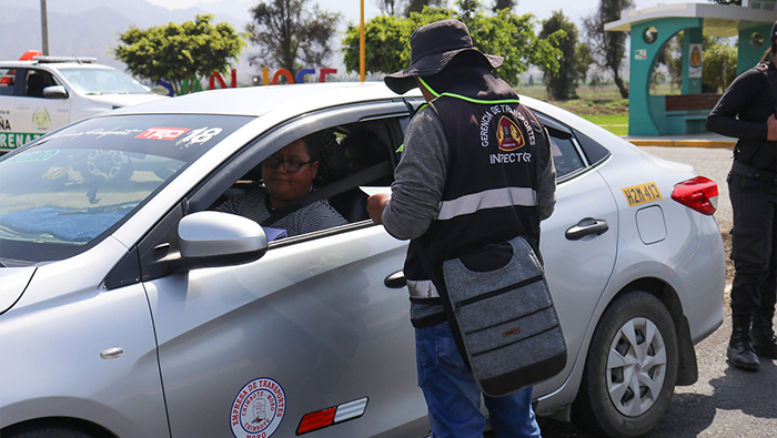 Realizan operativo a vehículos de Transporte Público