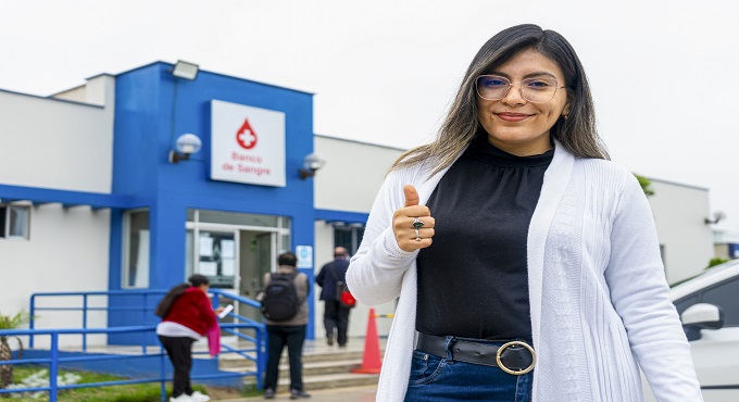 En hospital Sabogal de EsSalud joven donó sangre 4 veces para salvar la vida de pacientes con leucemia